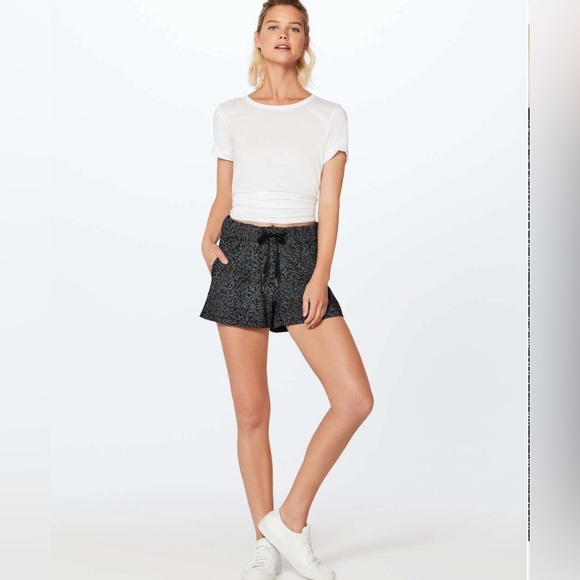 lululemon athletica Pants - Lululemon On The Fly Short (2.5") Soundwave White Black / Black